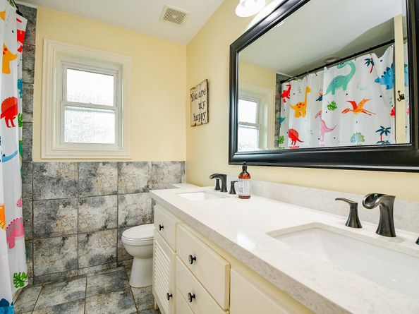 702 Queensmill Court, Houston TX 77079