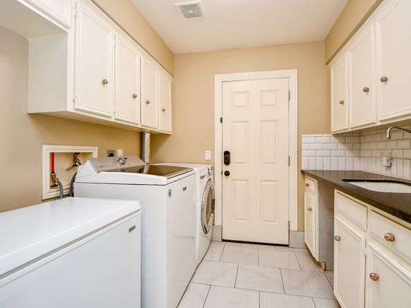 702 Queensmill Court, Houston TX 77079