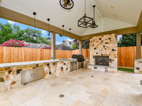 702 Queensmill Court, Houston TX 77079