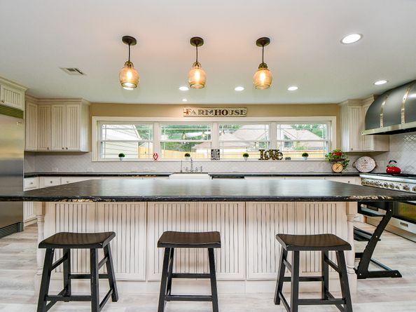 702 Queensmill Court, Houston TX 77079