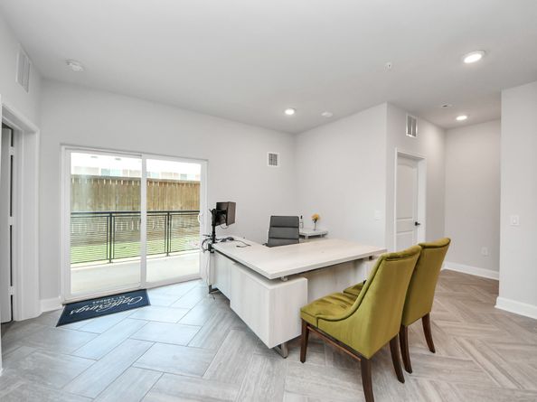 6804 Westview Drive 3104, Houston TX 77055