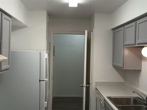 9797 Leawood Boulevard 408, Houston TX 77099