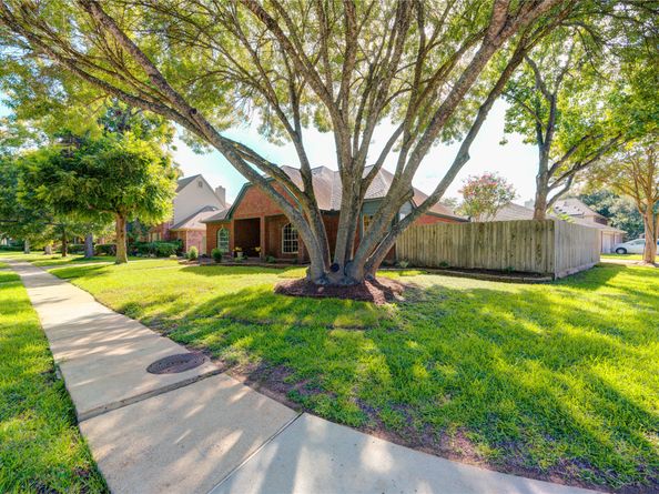 2319 Landscape Way, Richmond TX 77406