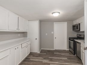 155 Coach Lamp Lane, Houston TX 77060
