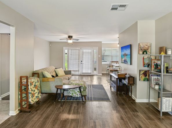 6015 McKnight Street, Houston TX 77035