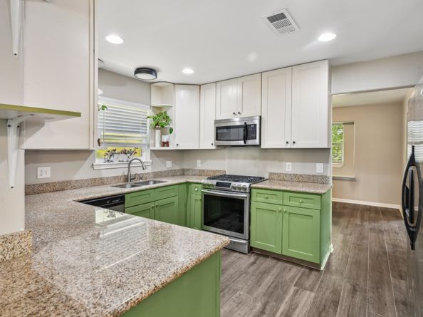 6015 McKnight Street, Houston TX 77035