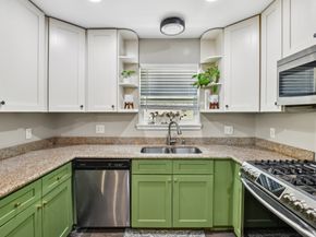6015 McKnight Street, Houston TX 77035