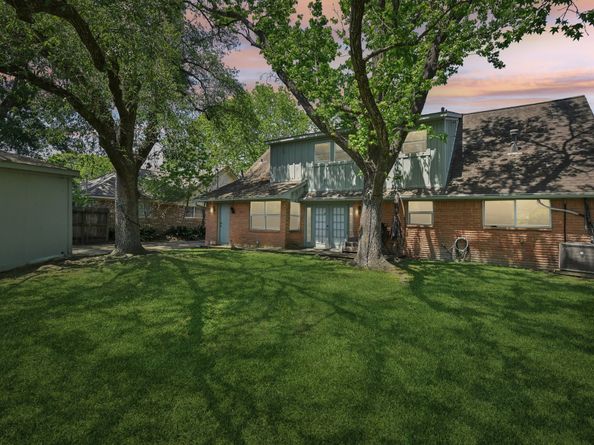 6015 McKnight Street, Houston TX 77035