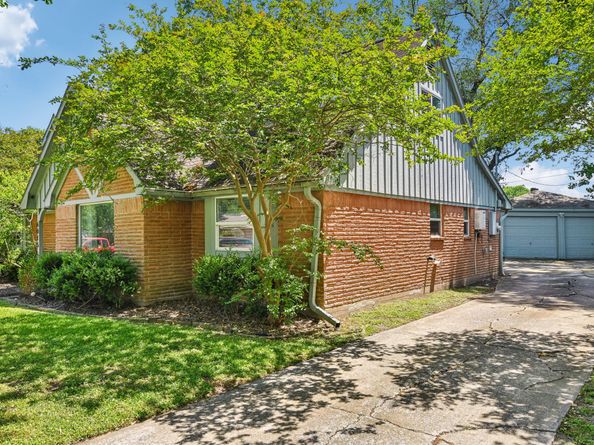 6015 McKnight Street, Houston TX 77035