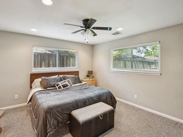 6015 McKnight Street, Houston TX 77035
