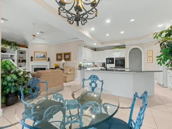2 Argonne Place, The Woodlands TX 77382