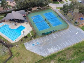 1334 Wickshire Lane, Houston TX 77043