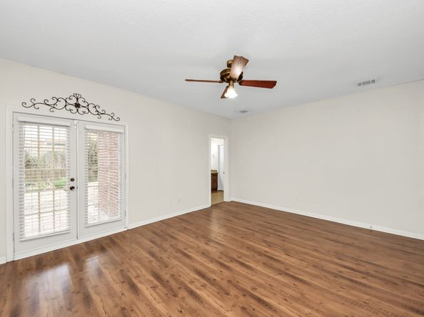 1334 Wickshire Lane, Houston TX 77043