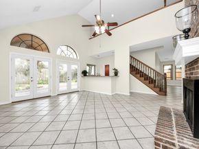 1334 Wickshire Lane, Houston TX 77043
