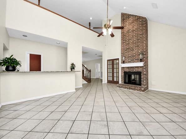 1334 Wickshire Lane, Houston TX 77043