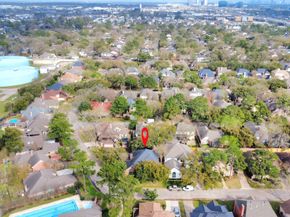 1334 Wickshire Lane, Houston TX 77043