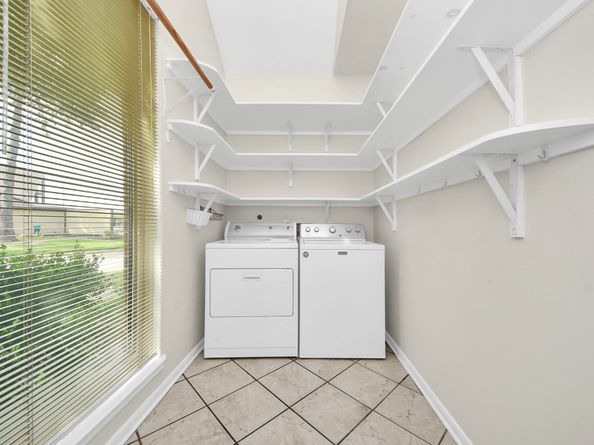 1334 Wickshire Lane, Houston TX 77043