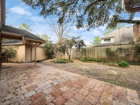 1334 Wickshire Lane, Houston TX 77043