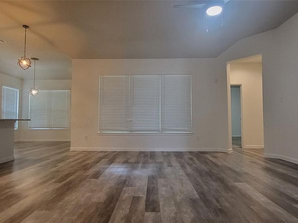 8506 Rialto Canal Loop, Houston TX 77044