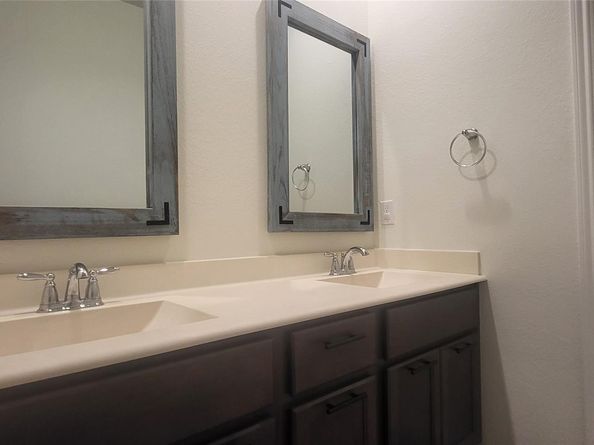 8506 Rialto Canal Loop, Houston TX 77044