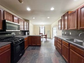 330 E Edgebrook Drive, Houston TX 77034