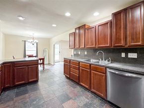 330 E Edgebrook Drive, Houston TX 77034