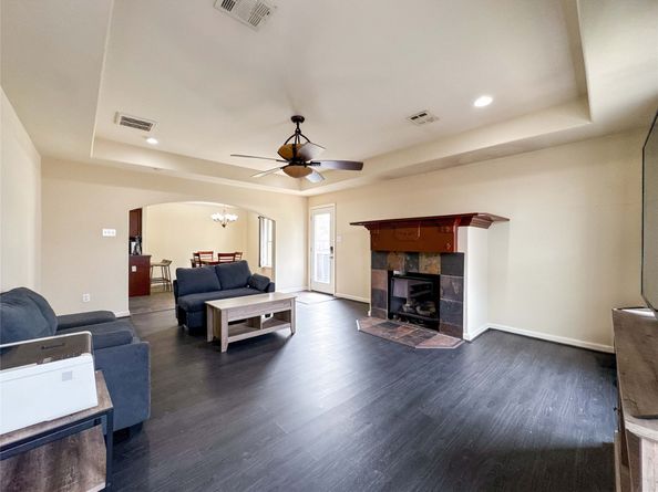 330 E Edgebrook Drive, Houston TX 77034