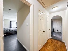 330 E Edgebrook Drive, Houston TX 77034