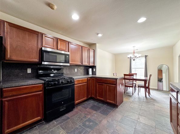 330 E Edgebrook Drive, Houston TX 77034