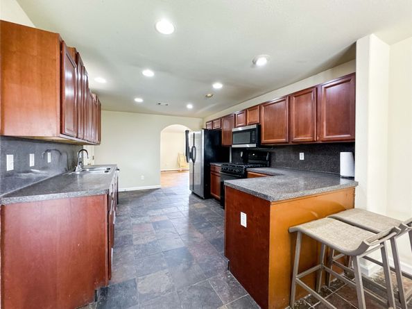 330 E Edgebrook Drive, Houston TX 77034