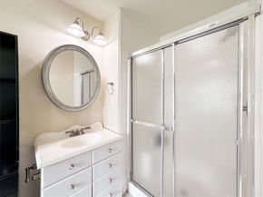 330 E Edgebrook Drive, Houston TX 77034