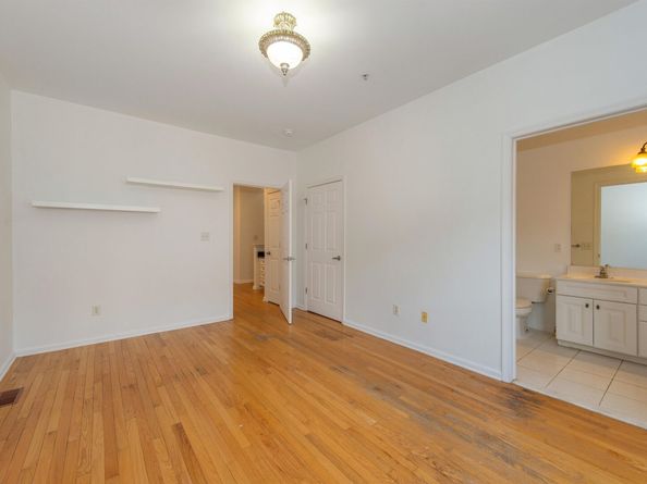 5 Tribeca Ave 509, Jersey City NJ 07305