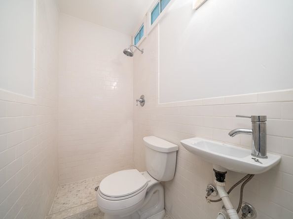 65 Hackensack Plank Rd, Weehawken NJ 07086