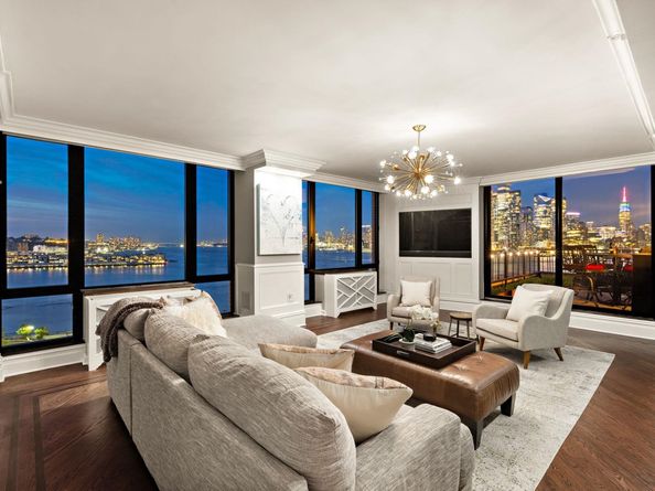 2 Constitution Ct PH01, Hoboken NJ 07030