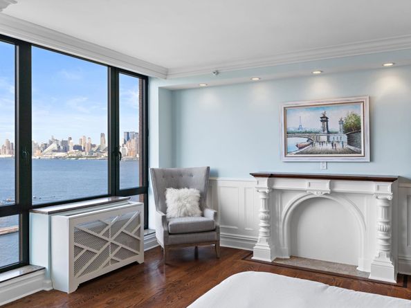 2 Constitution Ct PH01, Hoboken NJ 07030