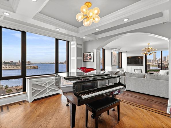 2 Constitution Ct PH01, Hoboken NJ 07030