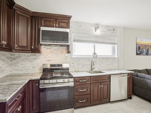 1711-1713 47th St, North Bergen NJ 07047