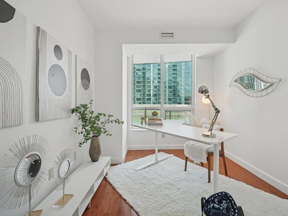 20 Newport Parkway 1011, Jersey City NJ 07310