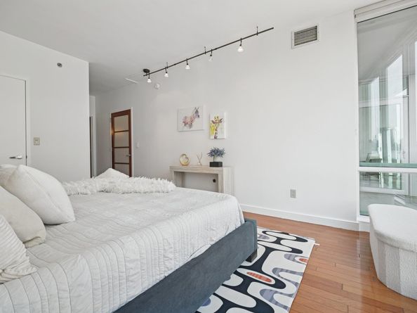 20 Newport Parkway 1011, Jersey City NJ 07310
