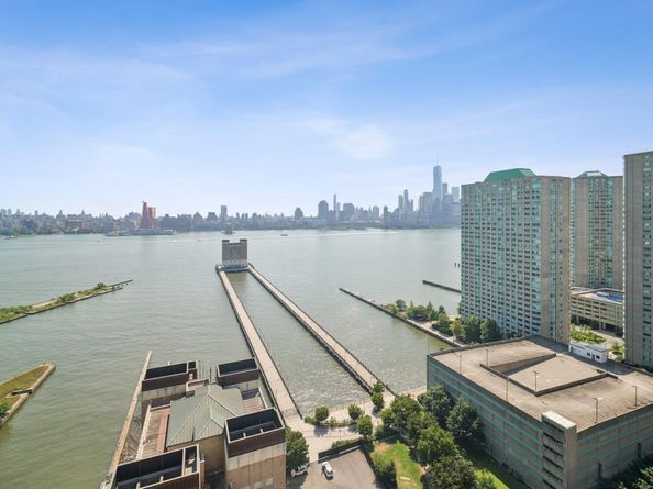 20 Newport Parkway 1011, Jersey City NJ 07310
