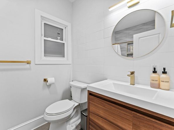 16 Romaine Ave, Jersey City NJ 07306