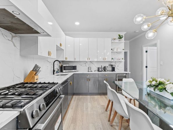 16 Romaine Ave, Jersey City NJ 07306