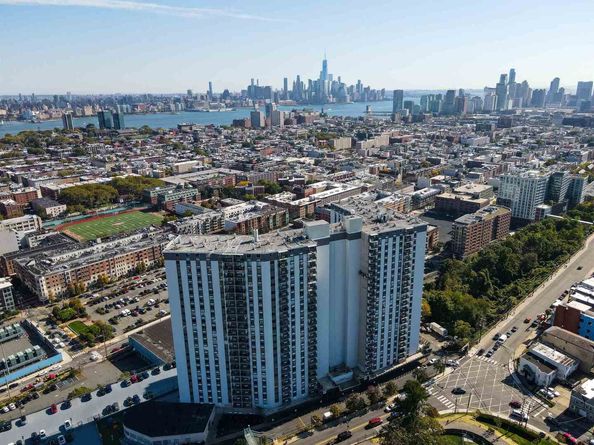 100 Manhattan Ave 1419, Union City NJ 07087