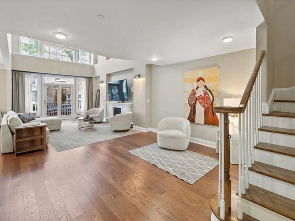 208 Shearwater Ct West 15, Jersey City NJ 07305