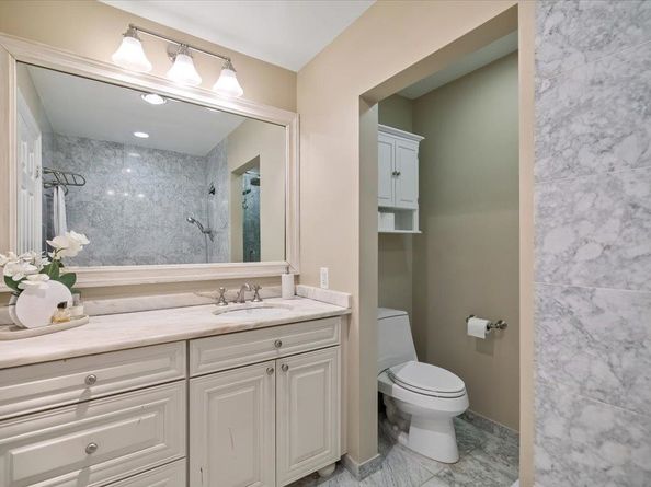208 Shearwater Ct West 15, Jersey City NJ 07305
