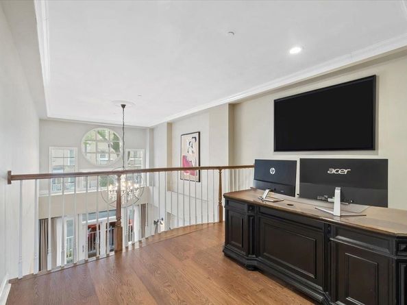 208 Shearwater Ct West 15, Jersey City NJ 07305