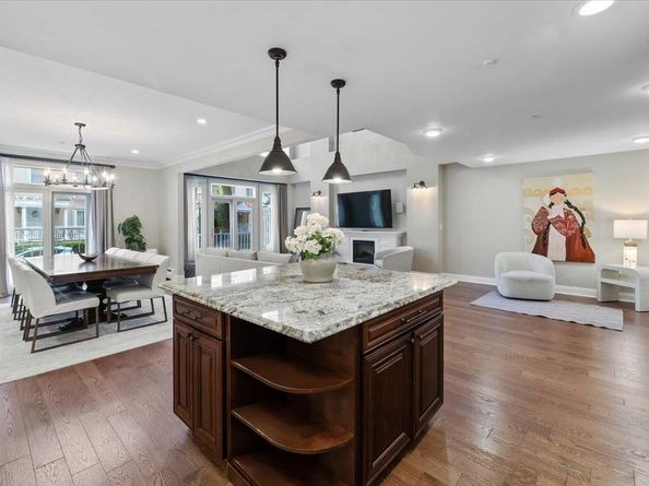 208 Shearwater Ct West 15, Jersey City NJ 07305