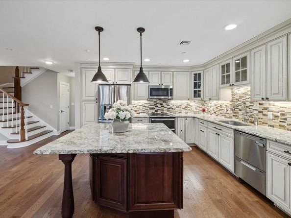 208 Shearwater Ct West 15, Jersey City NJ 07305