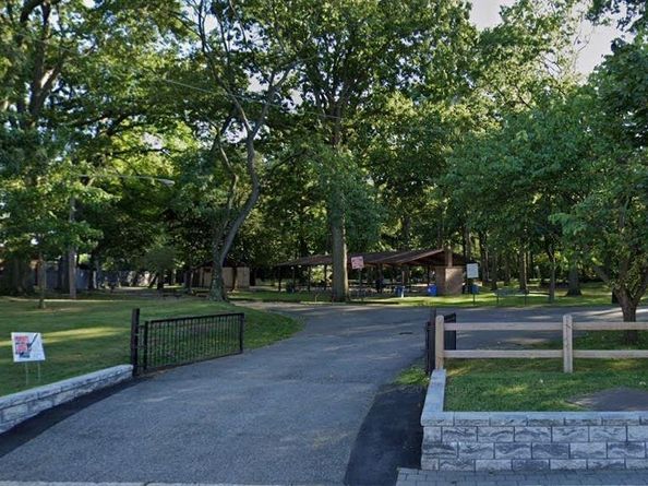 811 8th St, Secaucus NJ 07094