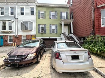 38 Van Reypen St